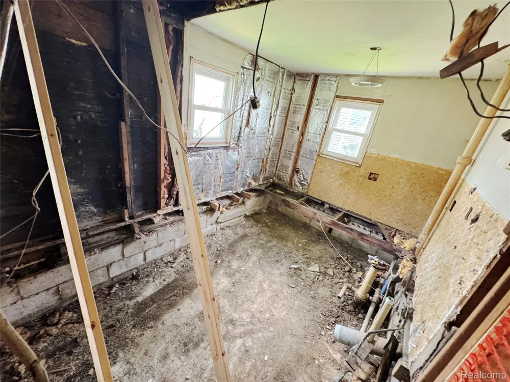 110 Waterly Avenue Waterford Charter Township, MI 48328