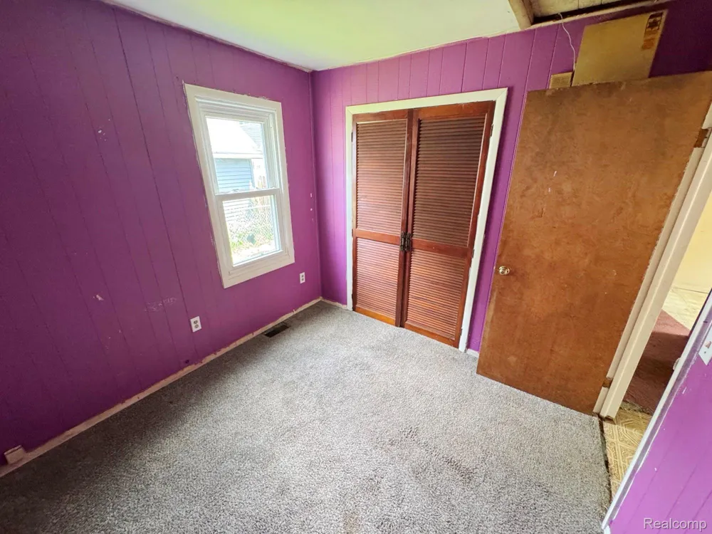 110 Waterly Avenue Waterford Charter Township, MI 48328