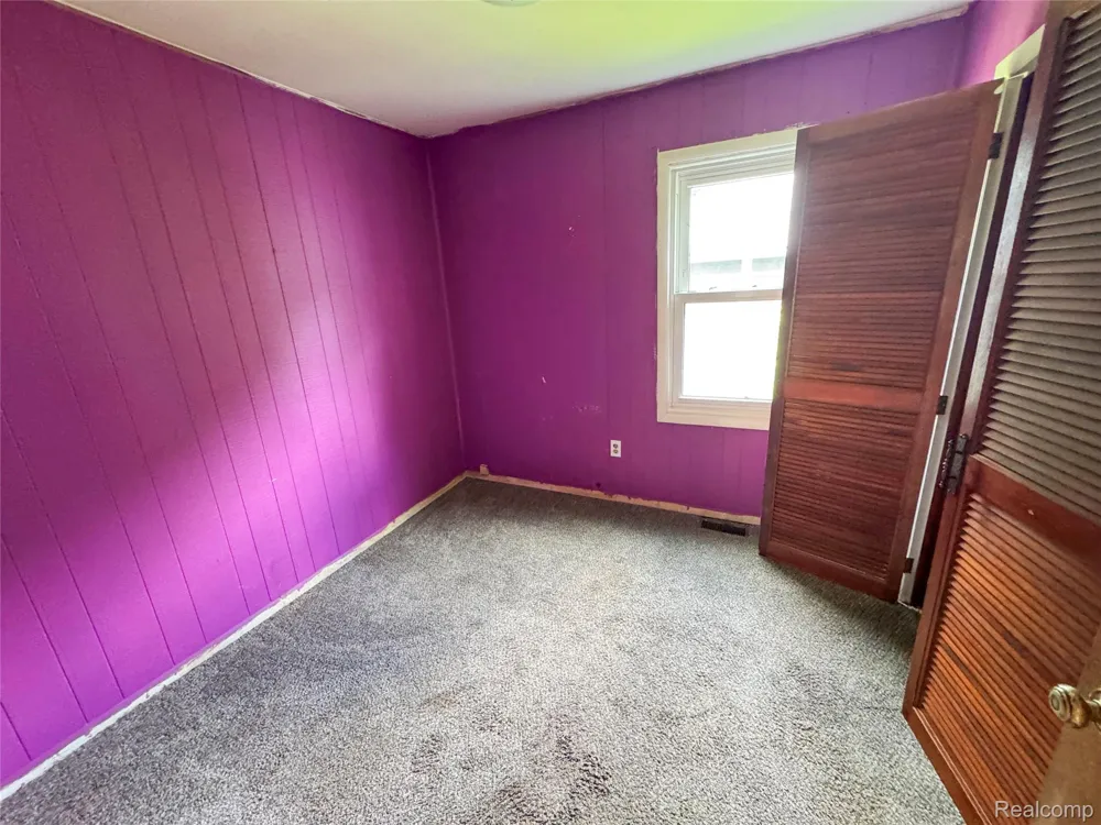 110 Waterly Avenue Waterford Charter Township, MI 48328