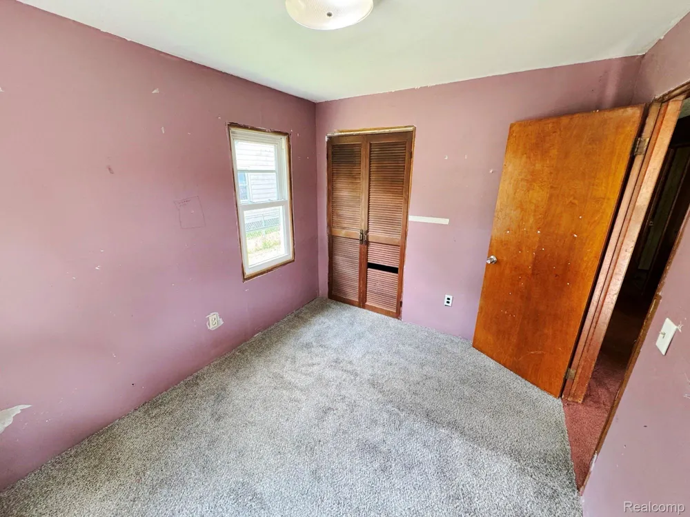110 Waterly Avenue Waterford Charter Township, MI 48328