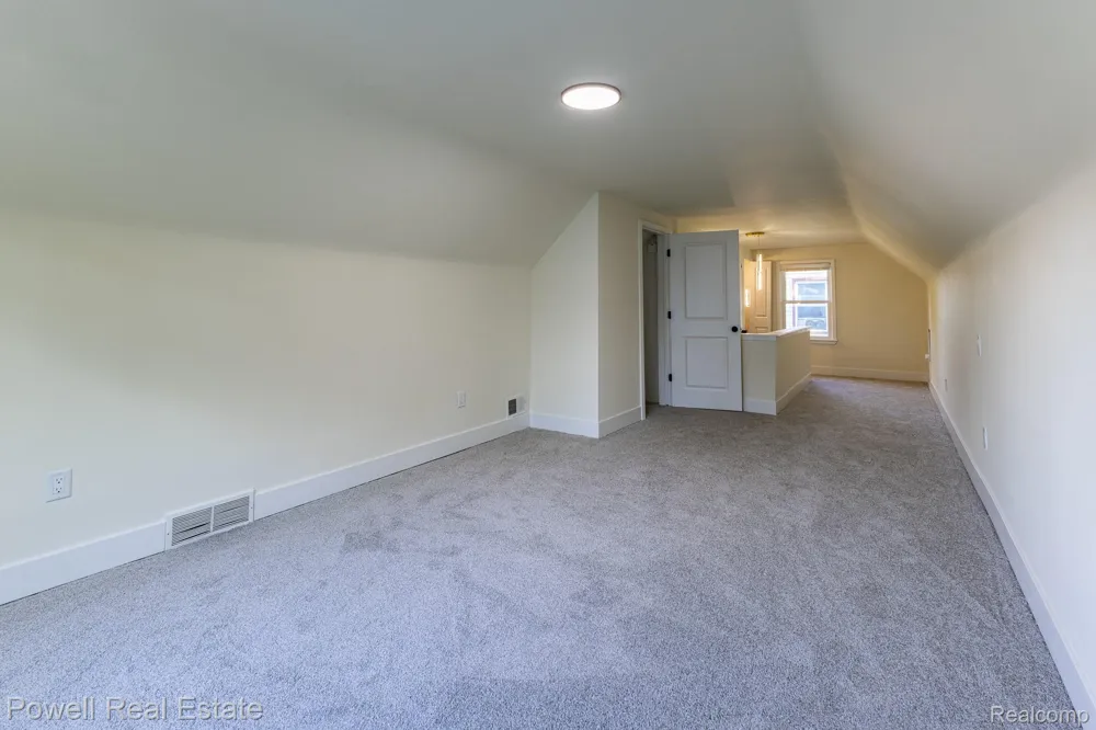 25246 Hayes rd Roseville City, MI 48066