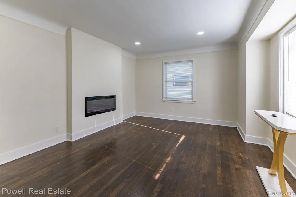 25246 Hayes rd Roseville City, MI 48066