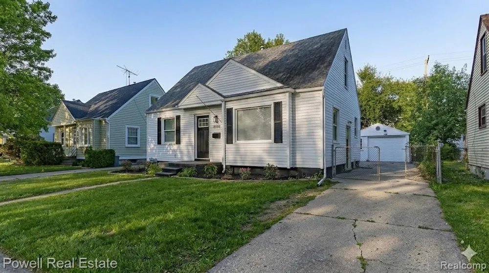 25246 Hayes rd Roseville City, MI 48066