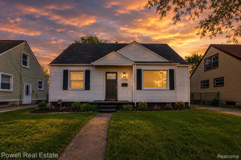 25246 Hayes rd Roseville City, MI 48066
