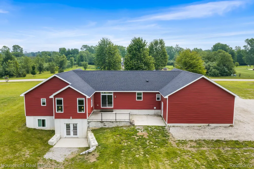 4730 River Hill Drive China Township, MI 48054
