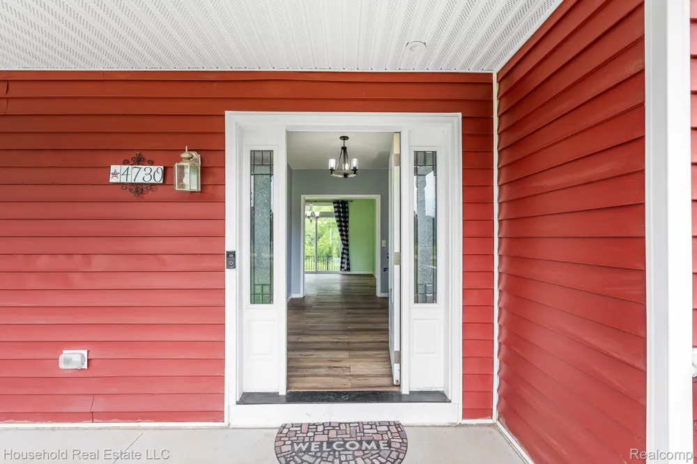 4730 River Hill Drive China Township, MI 48054