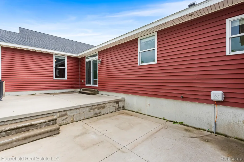 4730 River Hill Drive China Township, MI 48054
