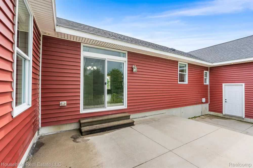 4730 River Hill Drive China Township, MI 48054