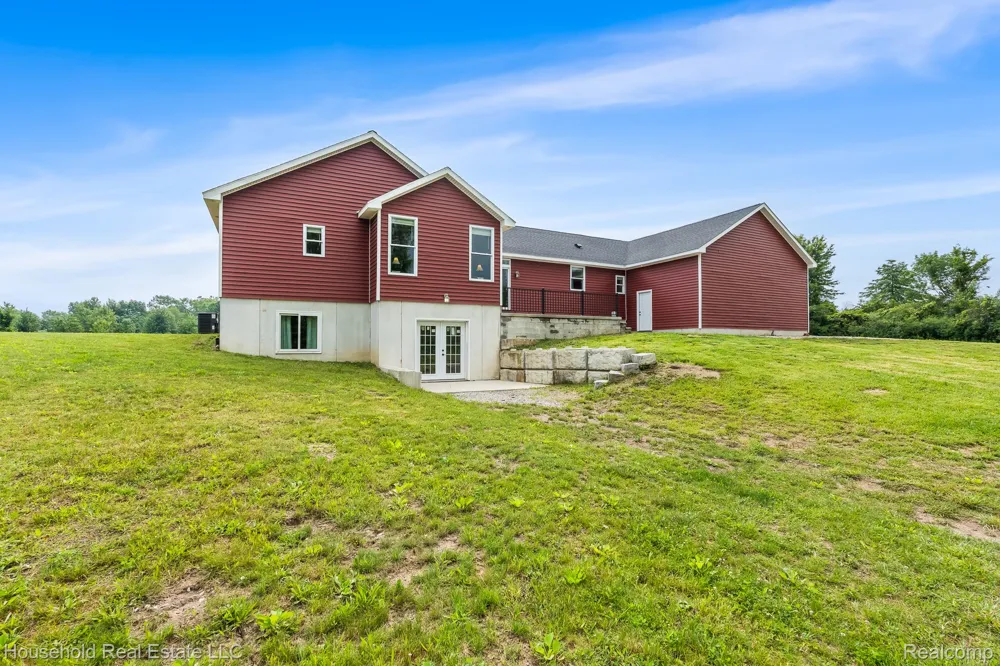 4730 River Hill Drive China Township, MI 48054