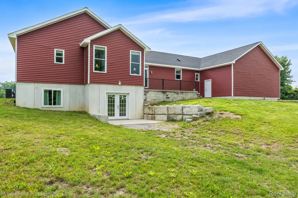 4730 River Hill Drive China Township, MI 48054