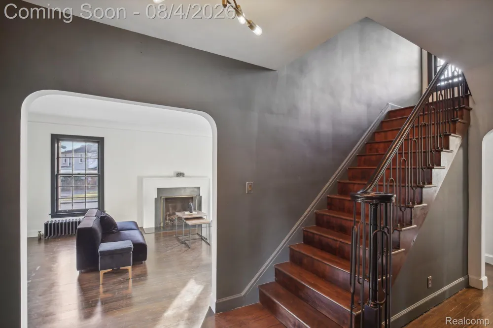 276 Lewiston Road Grosse Pointe Farms City, MI 48236