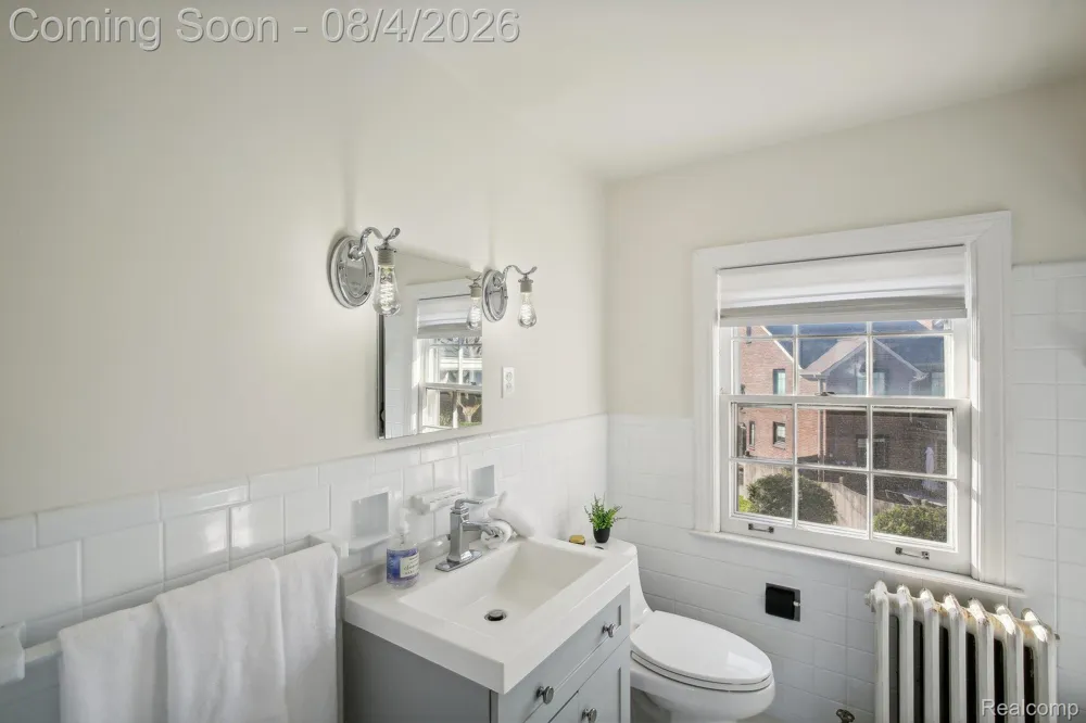 276 Lewiston Road Grosse Pointe Farms City, MI 48236