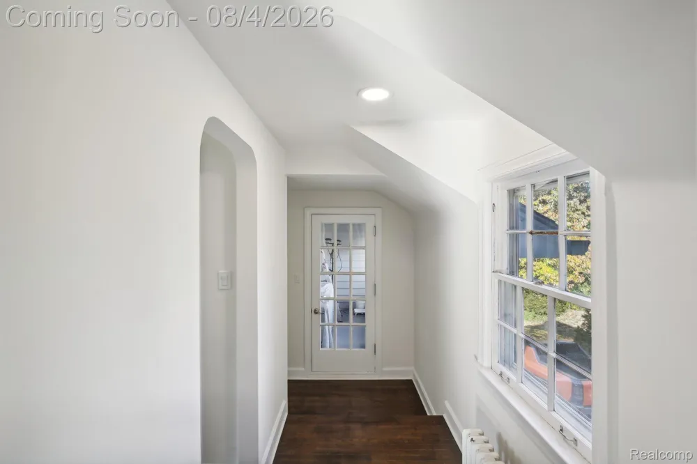 276 Lewiston Road Grosse Pointe Farms City, MI 48236
