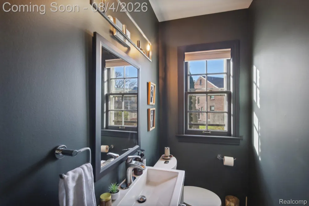 276 Lewiston Road Grosse Pointe Farms City, MI 48236
