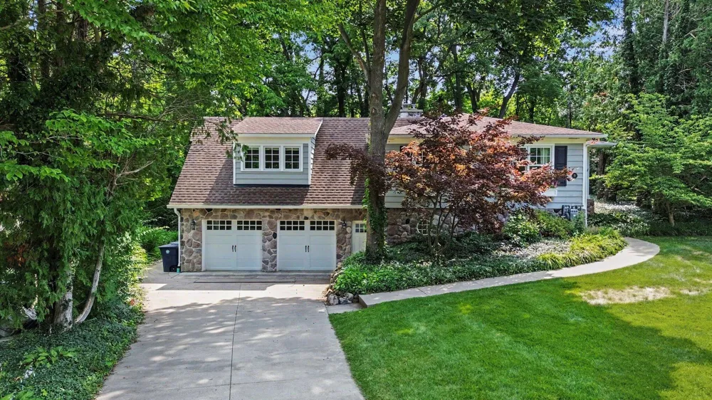 9 E Heatheridge Street Ann Arbor City, MI 48104
