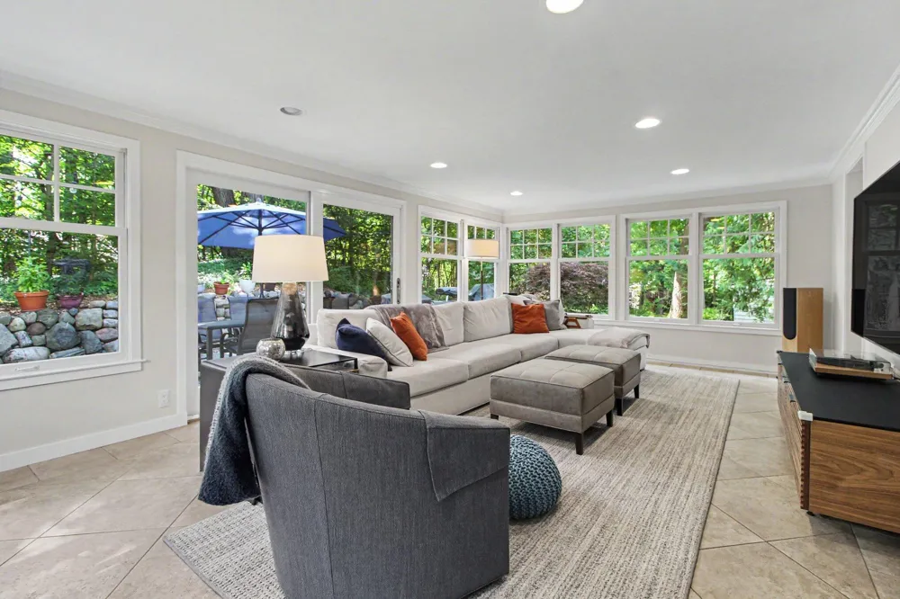 9 E Heatheridge Street Ann Arbor City, MI 48104