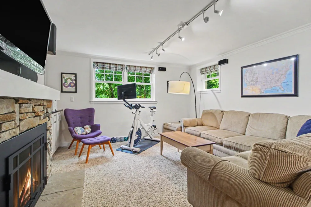 9 E Heatheridge Street Ann Arbor City, MI 48104