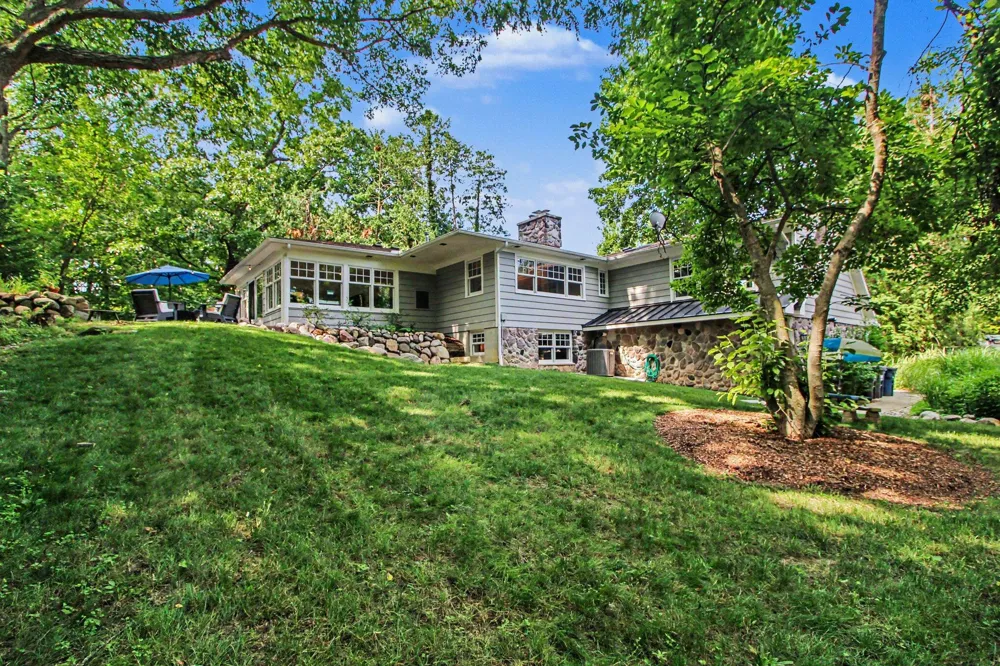9 E Heatheridge Street Ann Arbor City, MI 48104