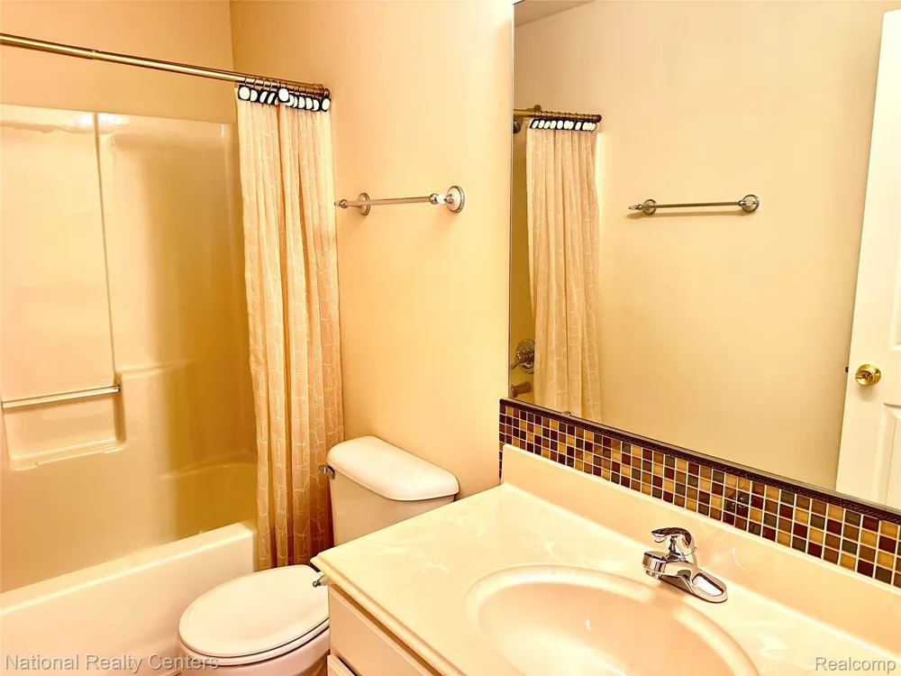 5164 Sandalwood Circle Grand Blanc Charter Township, MI 48439
