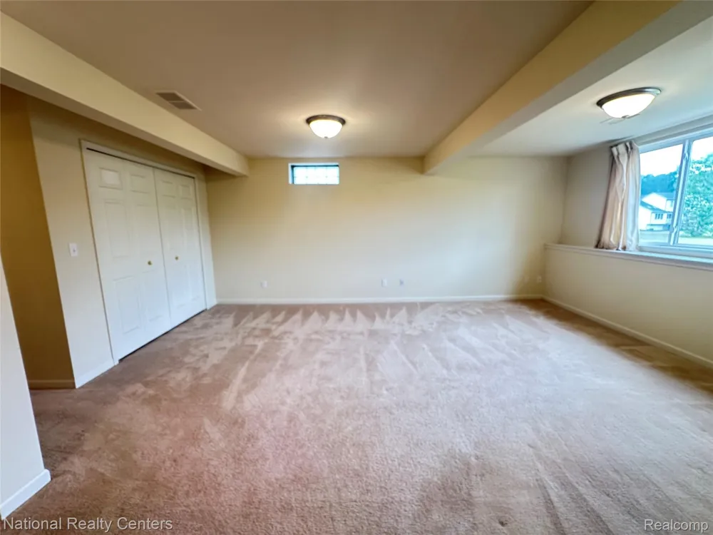 5164 Sandalwood Circle Grand Blanc Charter Township, MI 48439