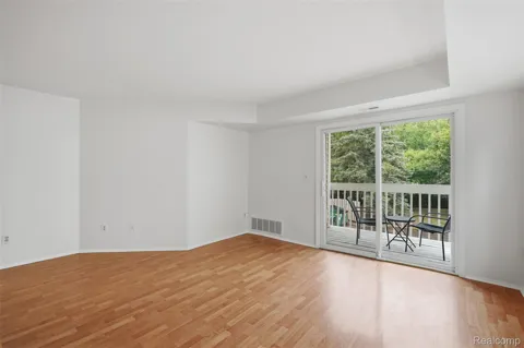 2215 S Huron Parkway #1