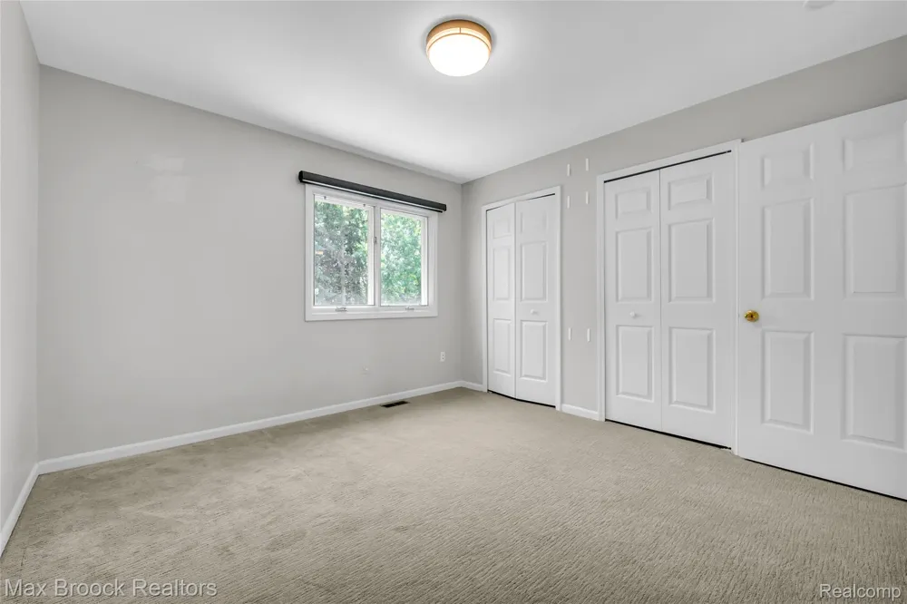 107 Millstone Drive Troy City, MI 48084