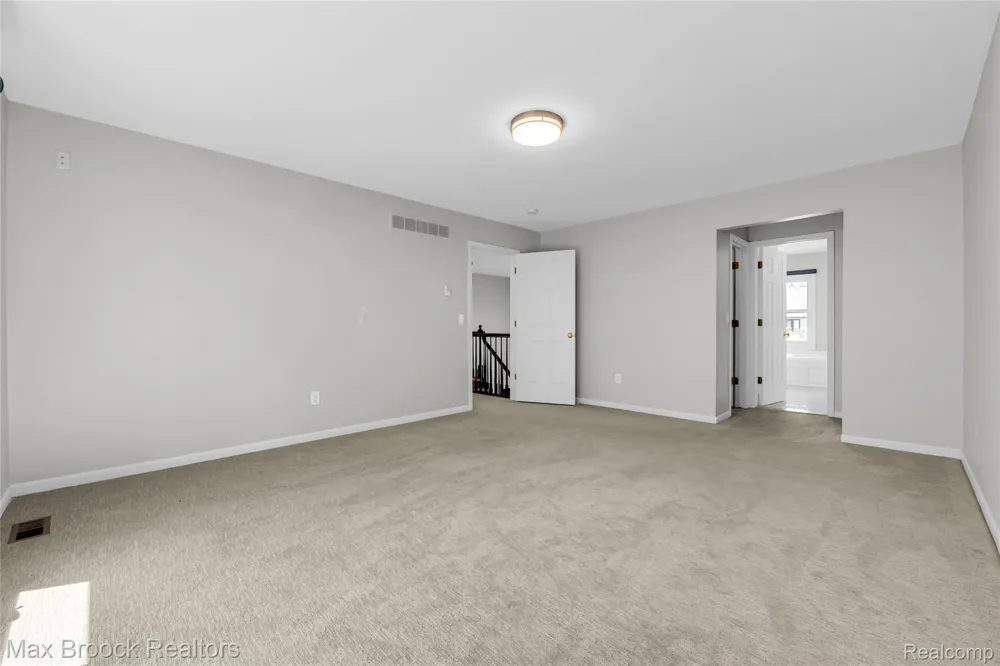 107 Millstone Drive Troy City, MI 48084
