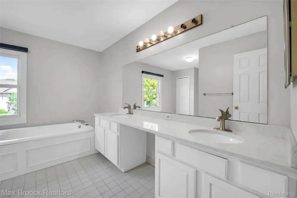 107 Millstone Drive Troy City, MI 48084