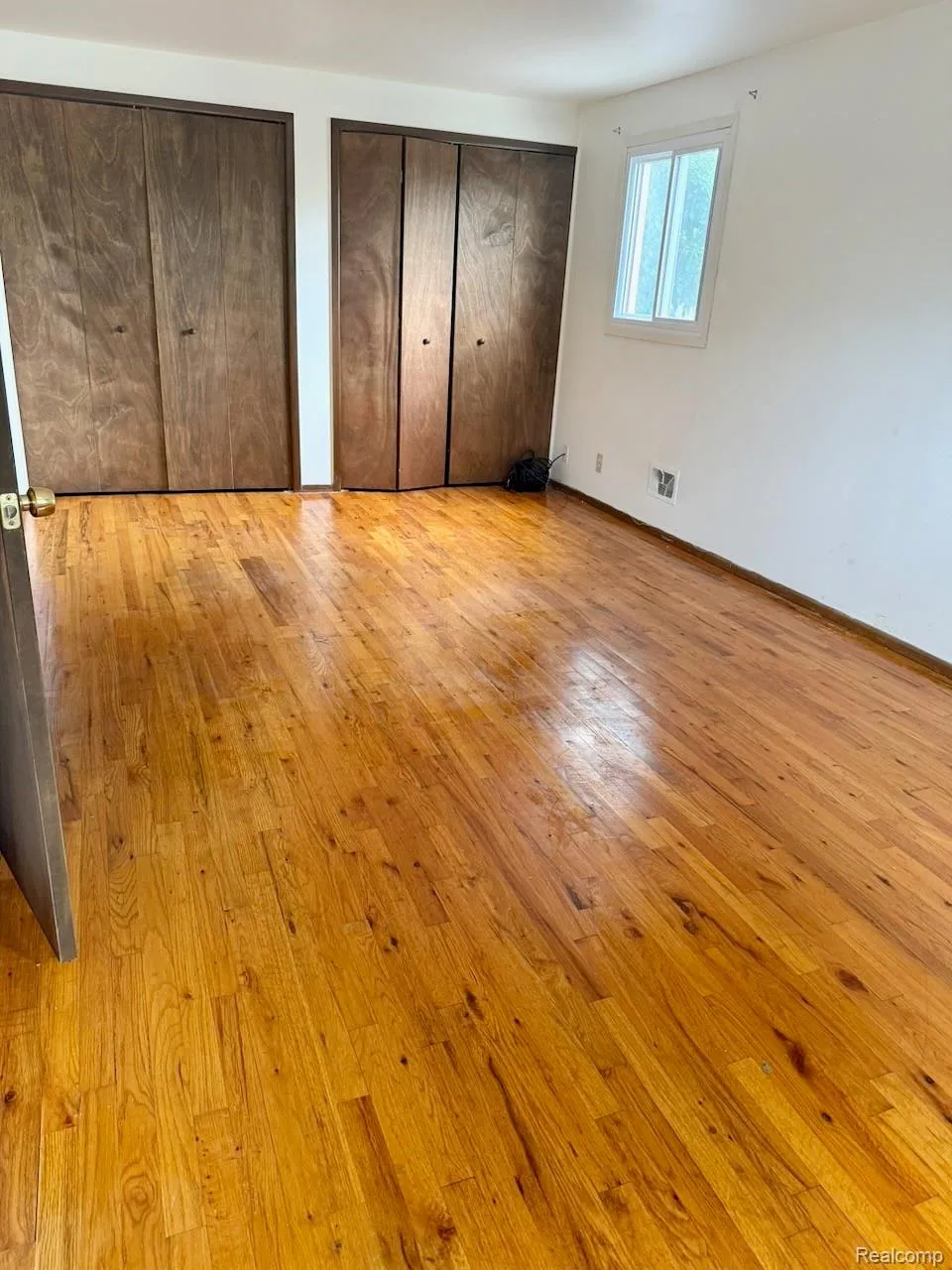 14641 Kingston Street Oak Park City, MI 48237