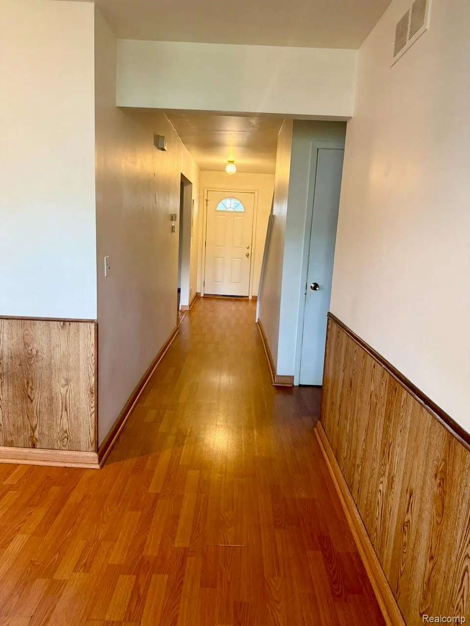 14641 Kingston Street Oak Park City, MI 48237
