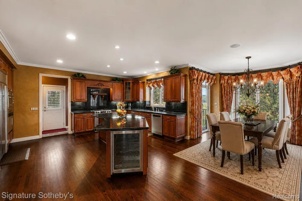 17862 Parkshore Drive Northville Township, MI 48168