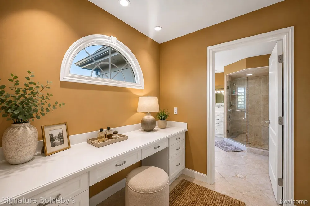 17862 Parkshore Drive Northville Township, MI 48168