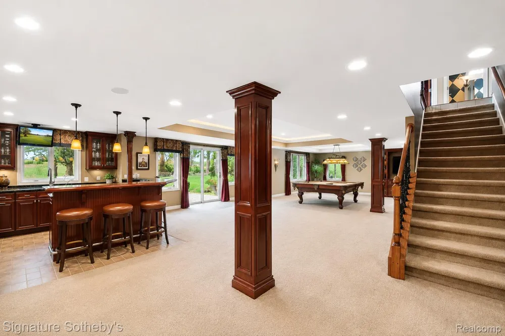 17862 Parkshore Drive Northville Township, MI 48168