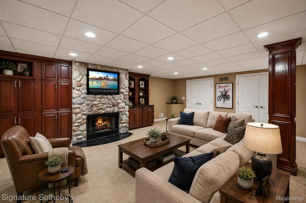 17862 Parkshore Drive Northville Township, MI 48168
