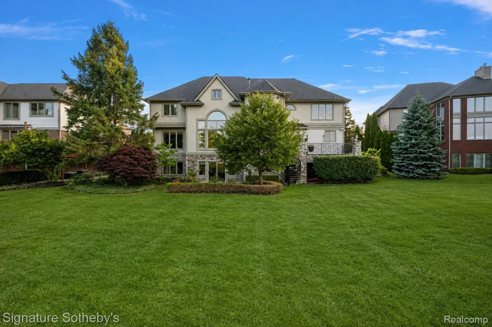 17862 Parkshore Drive Northville Township, MI 48168