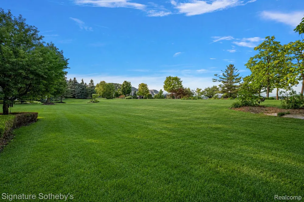 17862 Parkshore Drive Northville Township, MI 48168