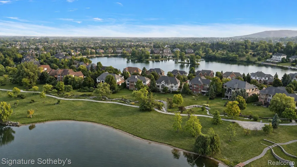 17862 Parkshore Drive Northville Township, MI 48168