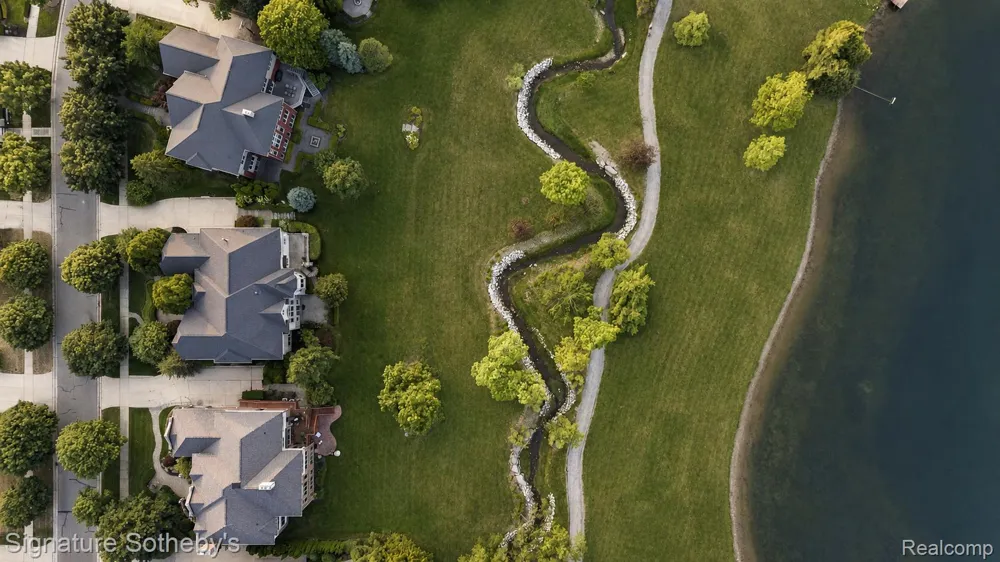 17862 Parkshore Drive Northville Township, MI 48168