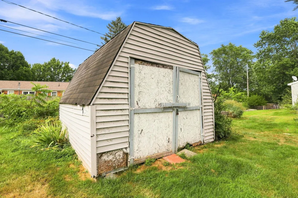2069 Packard Highway Eaton Township, MI 48813
