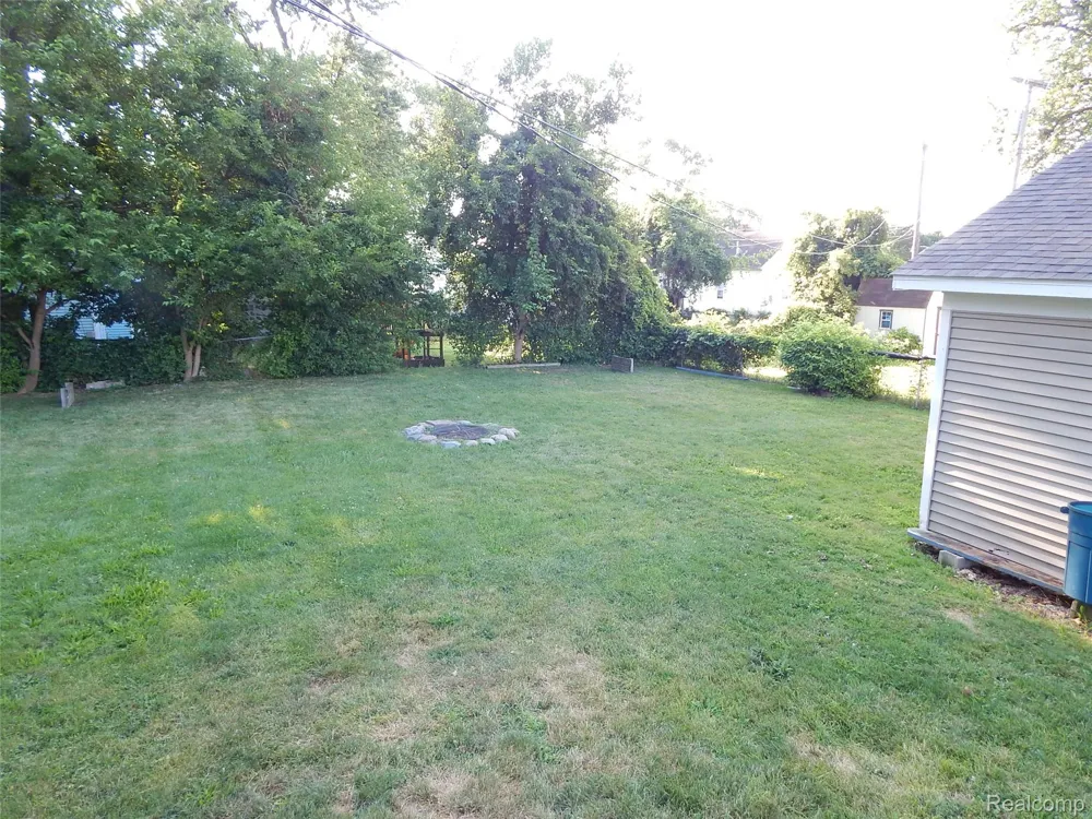 1218 Stanton Street Port Huron City, MI 48060