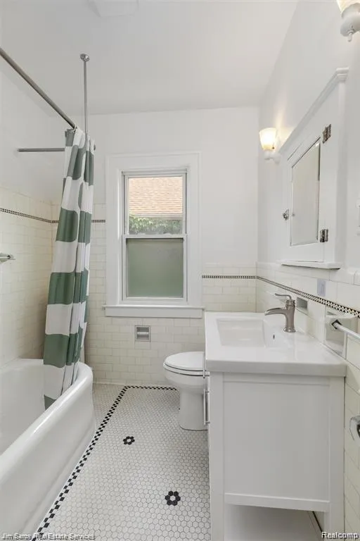 1413 Somerset Grosse Pointe Park City, MI 48230