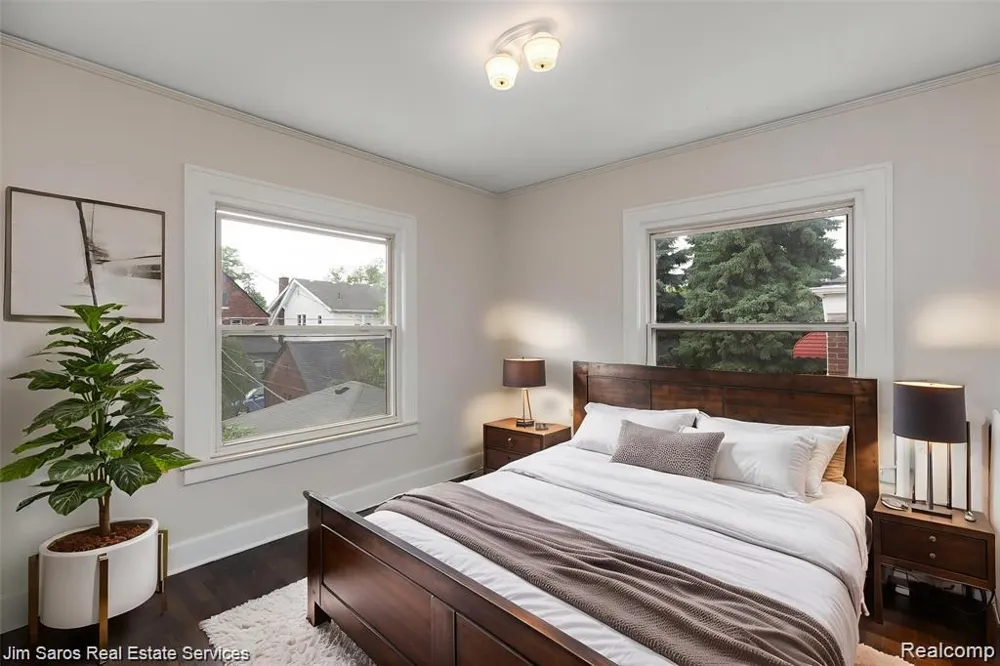1413 Somerset Grosse Pointe Park City, MI 48230