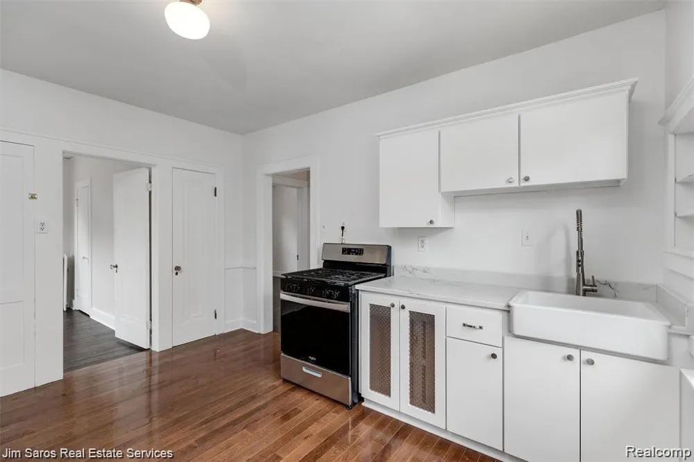 1413 Somerset Grosse Pointe Park City, MI 48230