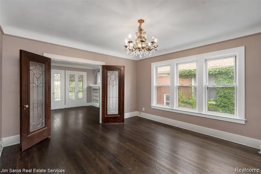 1413 Somerset Grosse Pointe Park City, MI 48230