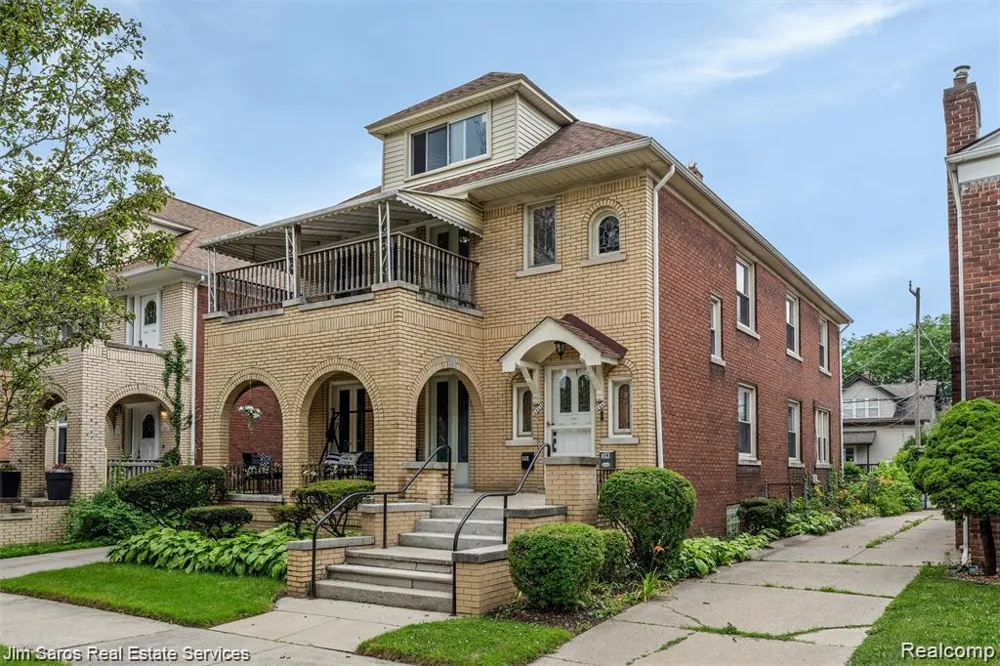 1413 Somerset Grosse Pointe Park City, MI 48230