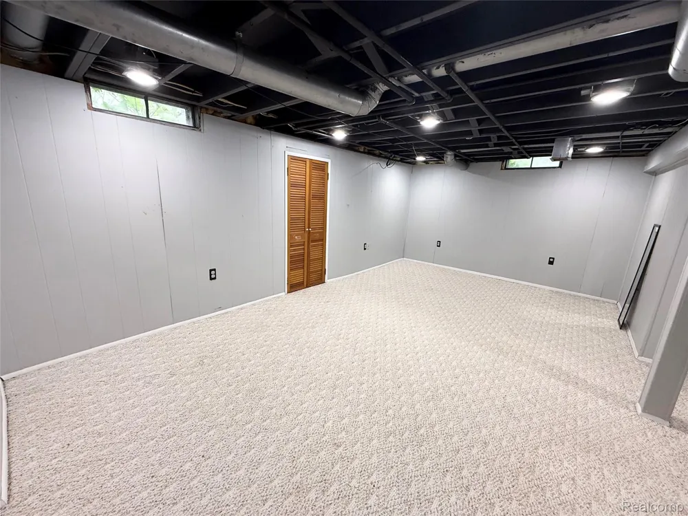 41732 Onaway Drive Novi City, MI 48167