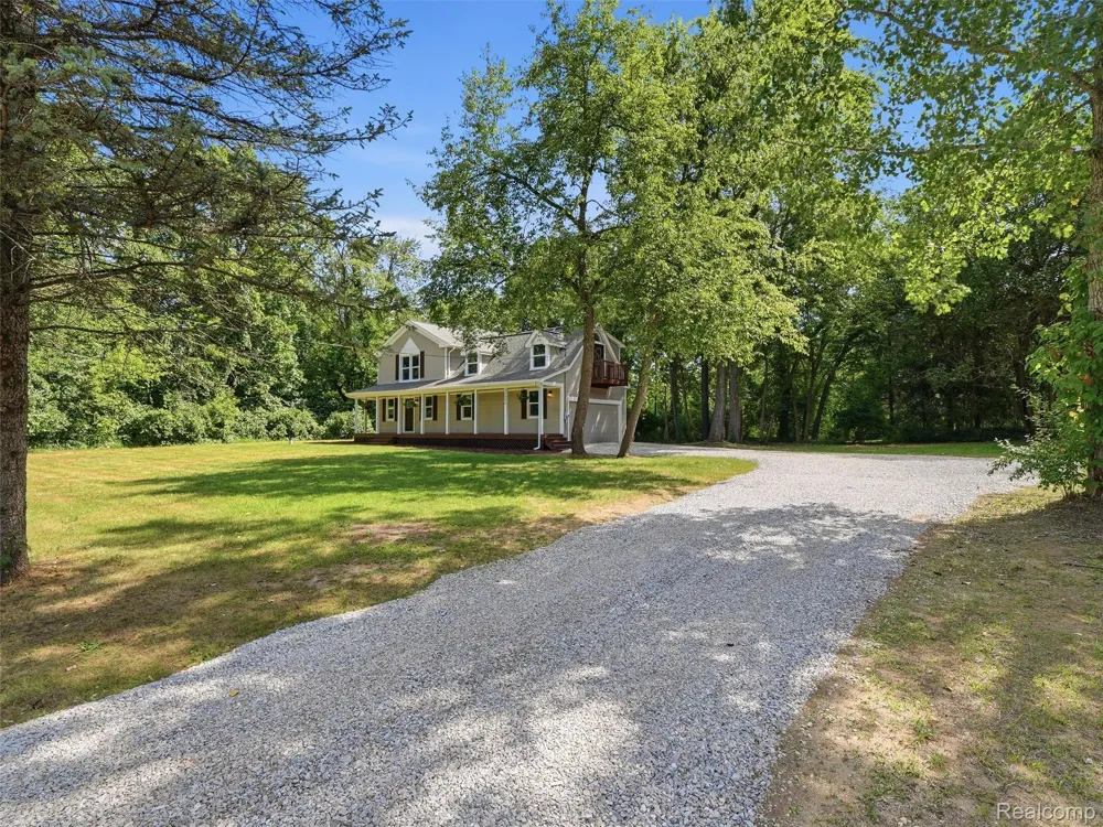 25980 Lyman Lane Lyon Charter Township, MI 48165