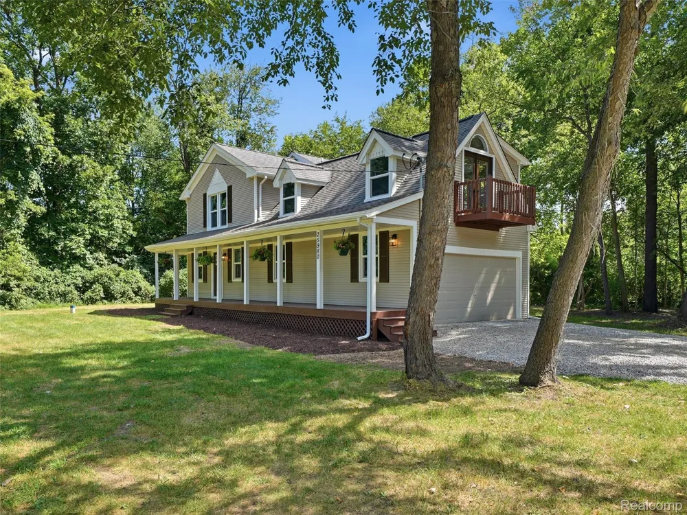 25980 Lyman Lane Lyon Charter Township, MI 48165