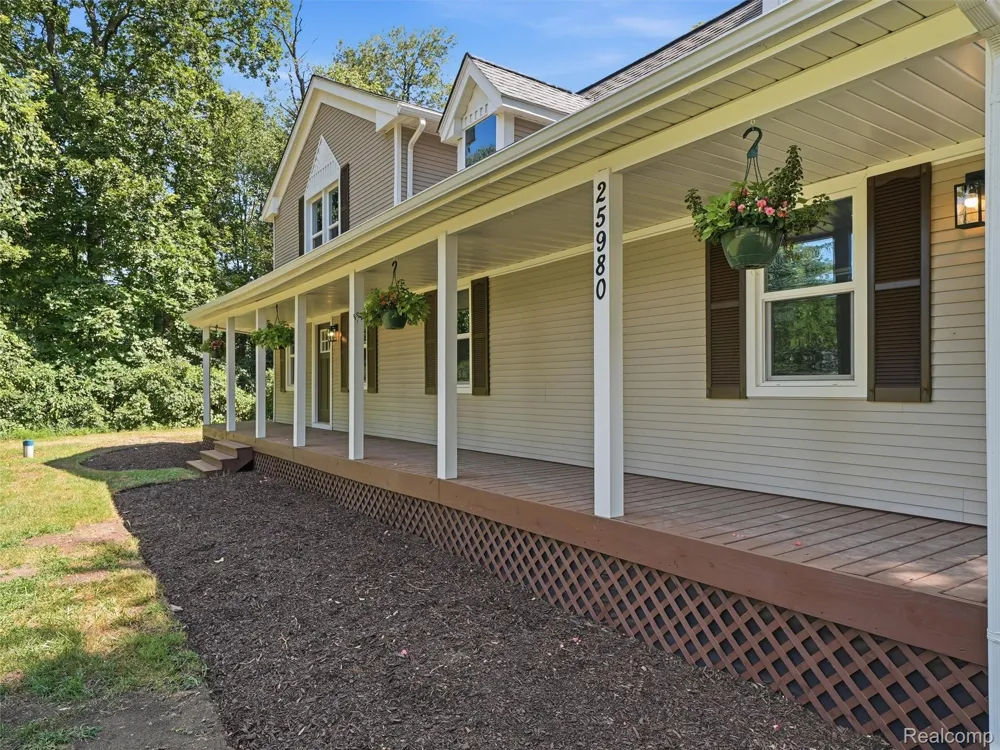 25980 Lyman Lane Lyon Charter Township, MI 48165