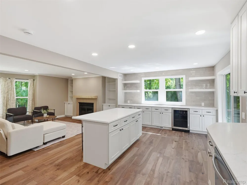 25980 Lyman Lane Lyon Charter Township, MI 48165